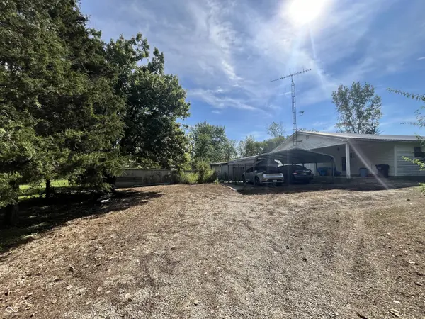 1103 N 1200 W, Parker City, IN 47368