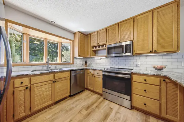 7003 Park View LN, Eden Prairie, MN 55346
