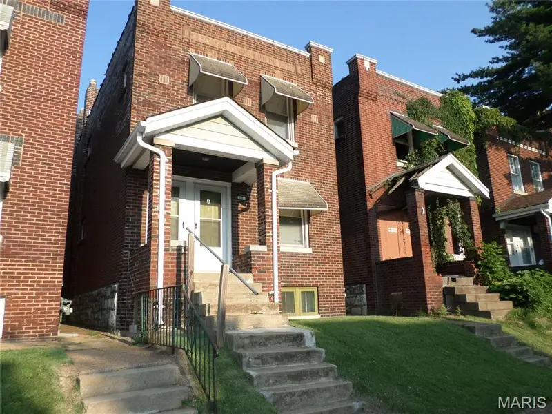 3902 Iowa AVE, St Louis, MO 63118