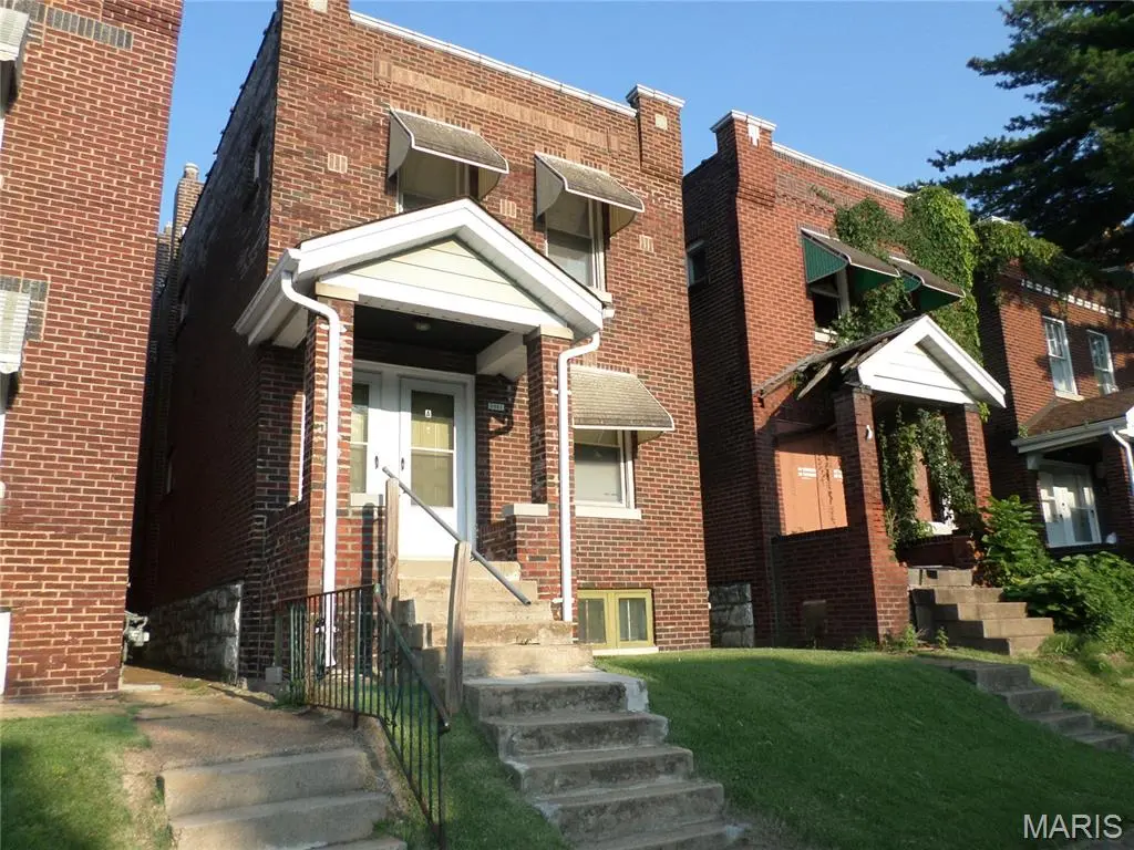3902 Iowa AVE, St Louis, MO 63118