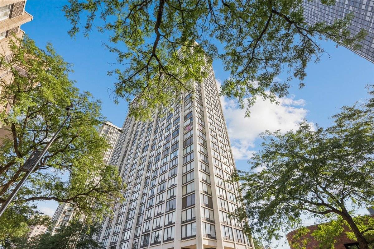 5445 N Sheridan RD #3211, Chicago, IL 60640