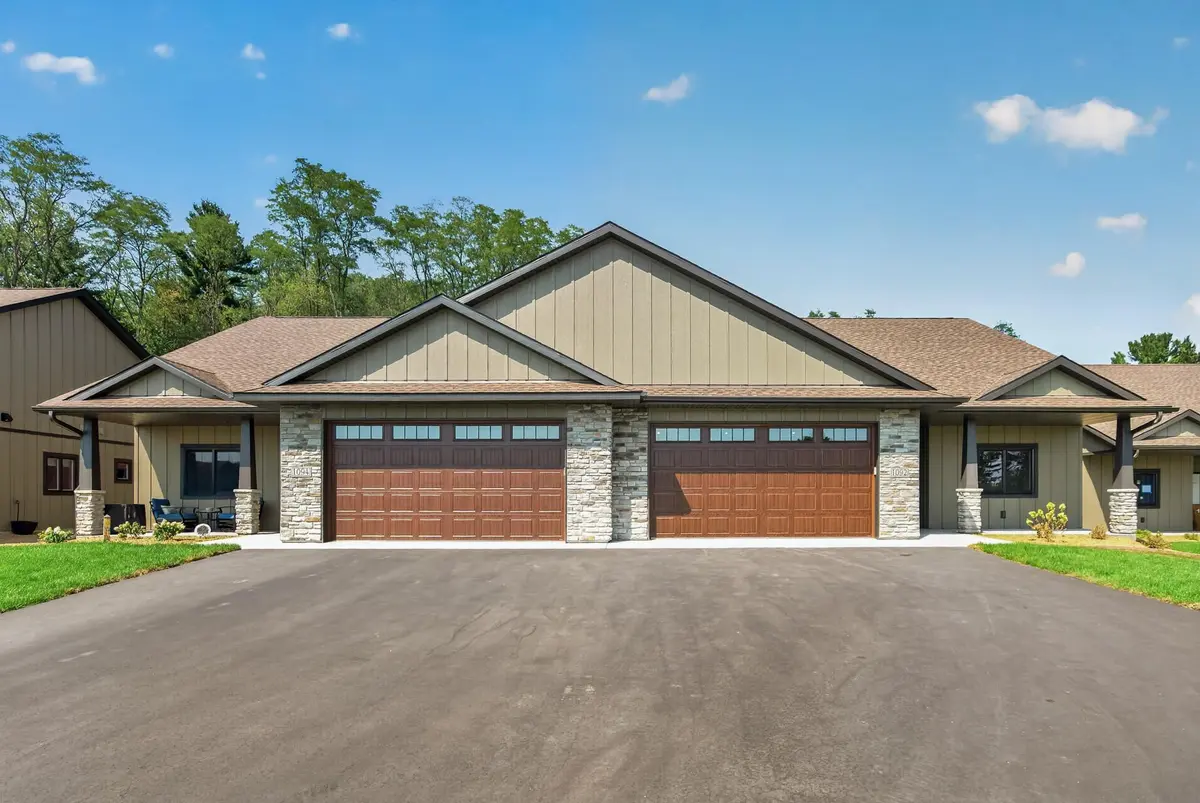 1091 Legend LN, River Falls, WI 54022