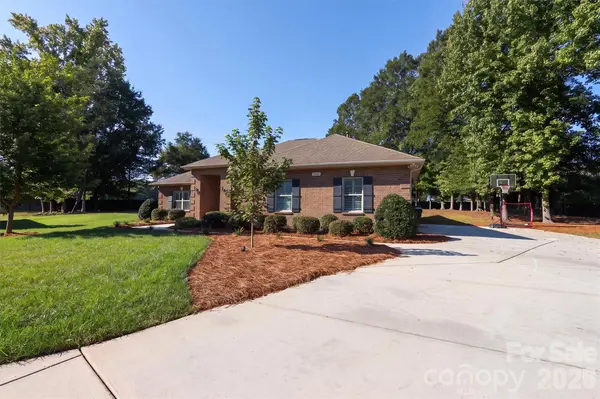 5073 Timberline LN, Gastonia, NC 28056