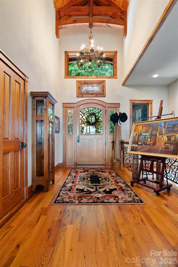 318 Awohali TRL, Maggie Valley, NC 28751