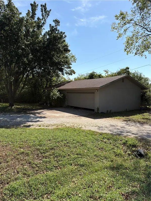 1021 N 7th ST, Humboldt, KS 66748