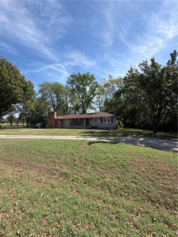 1021 N 7th ST, Humboldt, KS 66748
