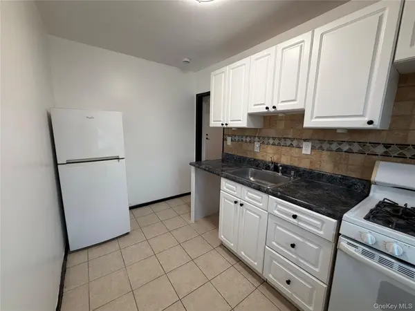 260-40 Langston AVE #A, Glen Oaks, NY 11004