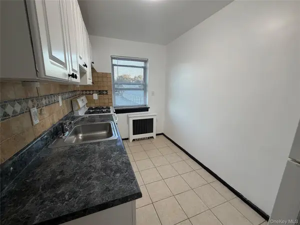 260-40 Langston AVE #A, Glen Oaks, NY 11004