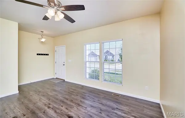 212 Barrington Ridge LN, Wentzville, MO 63385
