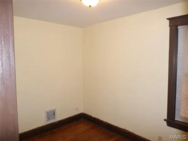 3902 Iowa AVE, St Louis, MO 63118