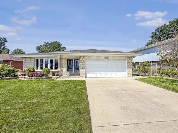 10614 S 84th AVE, Palos Hills, IL 60465