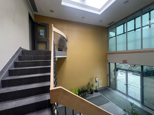 275 Renfrew DR #208, Markham, ON L3R 0C8