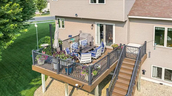 900 Heritage TRL NE, New Prague, MN 56071