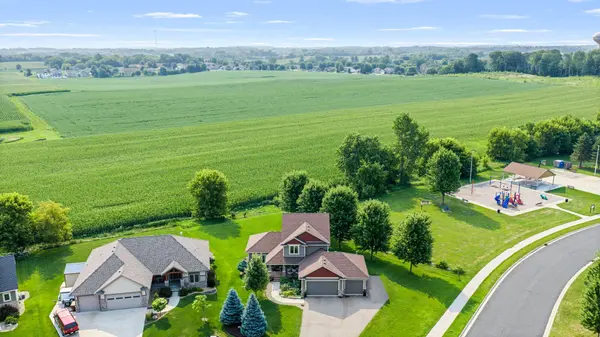 900 Heritage TRL NE, New Prague, MN 56071