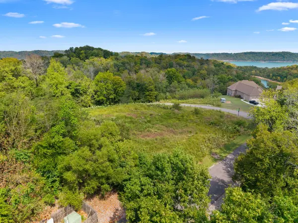 102 Rutherford Ln, Smithville, TN 37166