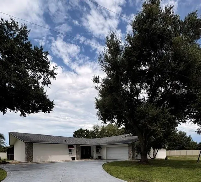 1936 ROLLING GREEN CIR, Sarasota, FL 34240