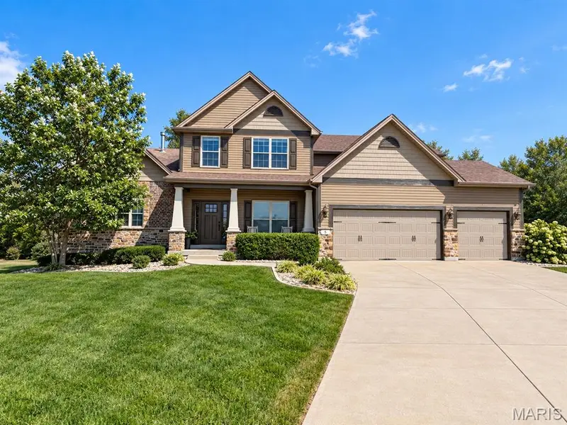 5 Wyndemere CT, Lake St Louis, MO 63367