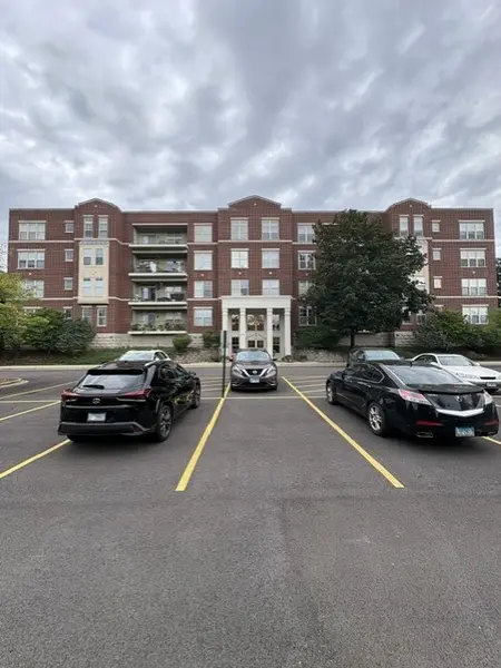 715 Astor LN #201, Wheeling, IL 60090