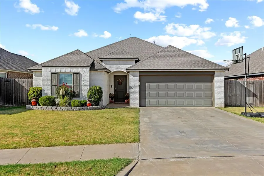 2613 Hayride DR, Weatherford, OK 73096