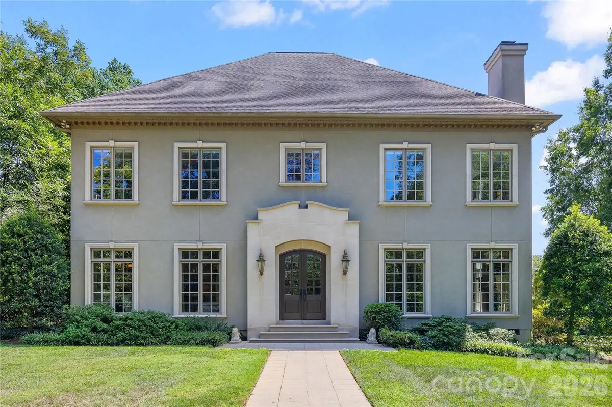 925 Harvard PL, Charlotte, NC 28207