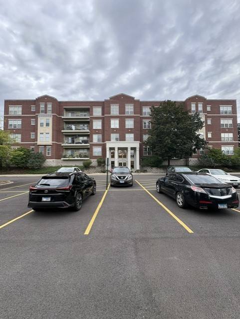 715 Astor LN #201, Wheeling, IL 60090