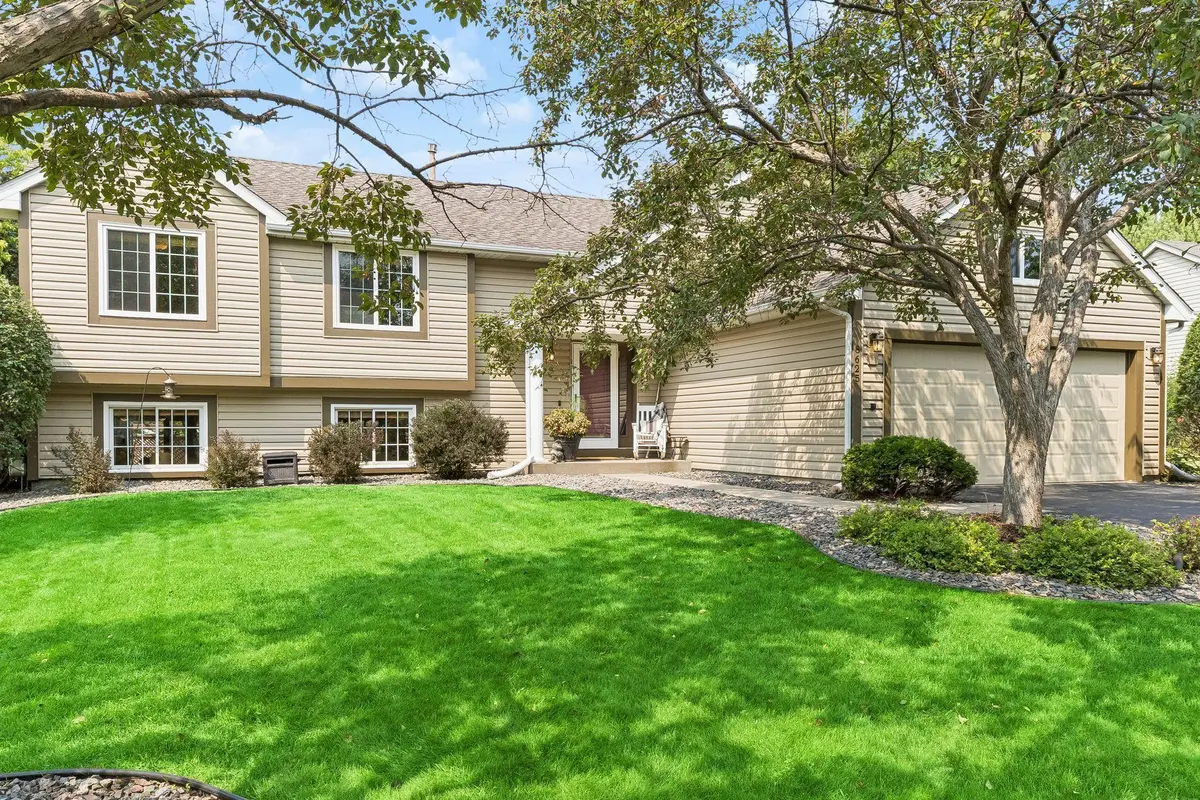 8625 Rosewood LN N, Maple Grove, MN 55369