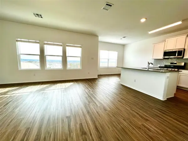 8001 Copper Prairie BND, Lago Vista, TX 78645