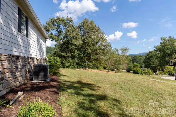 540 Old Haw Creek RD, Asheville, NC 28805