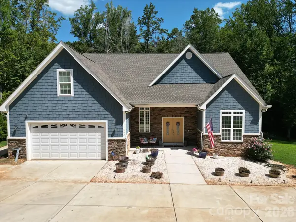 7902 Denbur DR, Charlotte, NC 28215