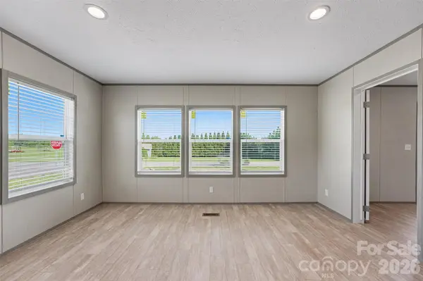 801 EagleView LN, Lawndale, NC 28090
