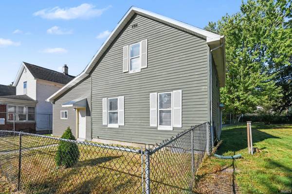745 Allen ST, South Bend, IN 46616-1242