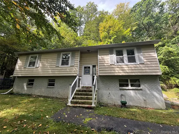 205 Canopus Hollow RD, Putnam Valley, NY 10579