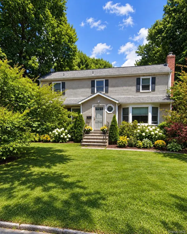 9 Verne PL, Hartsdale, NY 10530