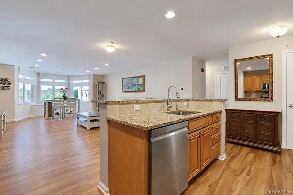 1308 Round Pointe DR, Haverstraw, NY 10927