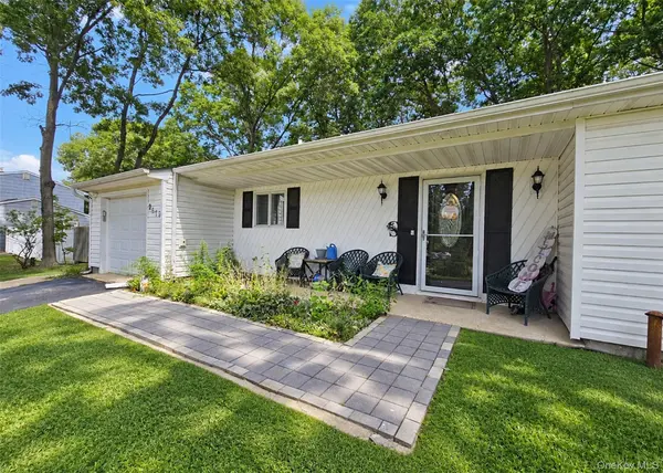 2679 Heather AVE, Medford, NY 11763