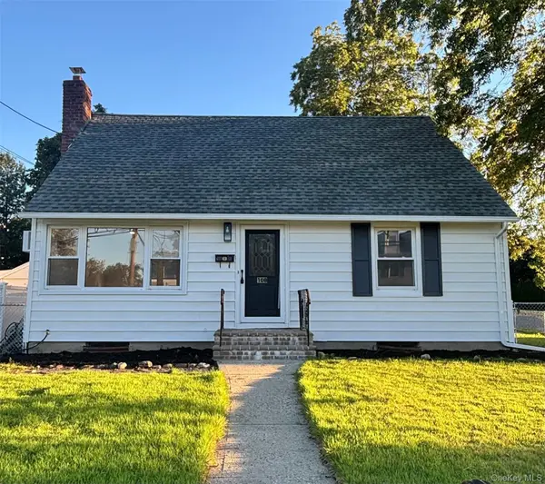 108 Dorset AVE, Albertson, NY 11507