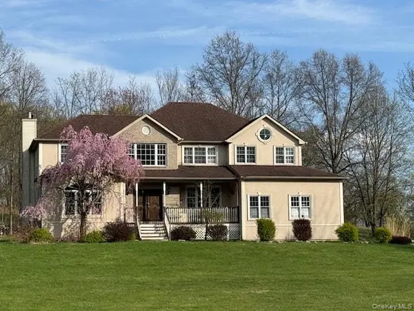 48 High Meadow RD, Campbell Hall, NY 10916