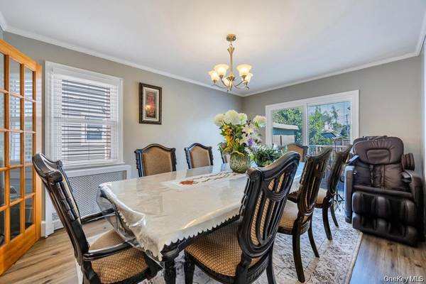 48 Liberty AVE, Mineola, NY 11501