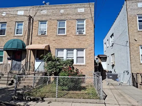 21-23 29 AVE, Astoria, NY 11102