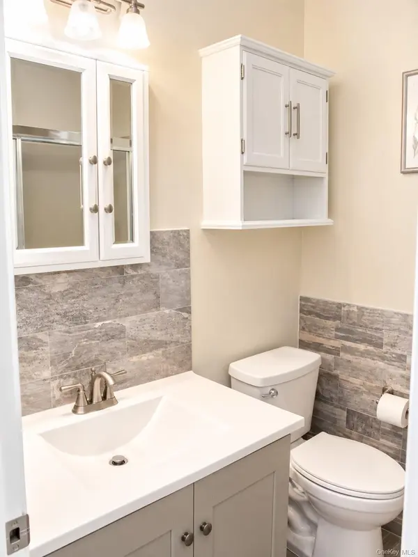 506 Alden CT, Saint James, NY 11780