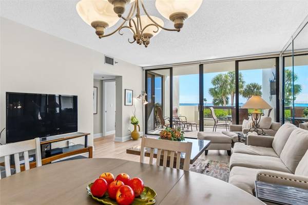1932 HARBOURSIDE DR #214, Longboat Key, FL 34228