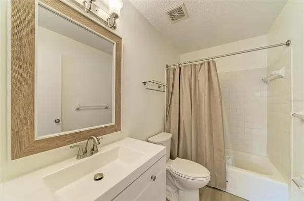 7237 CLOISTER DR #207, Sarasota, FL 34231