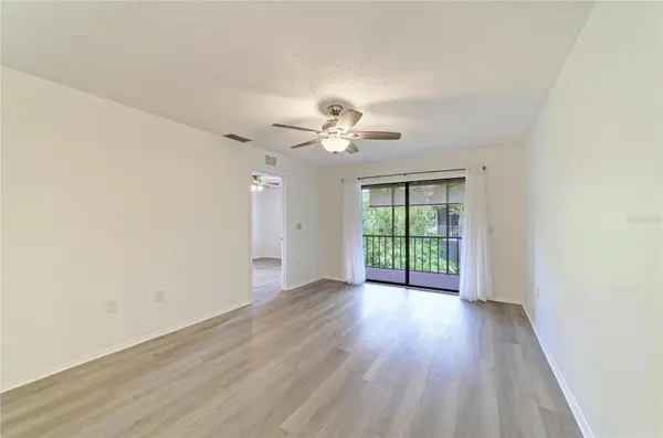 7237 CLOISTER DR #207, Sarasota, FL 34231