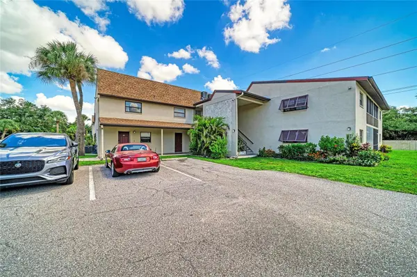 7237 CLOISTER DR #207, Sarasota, FL 34231
