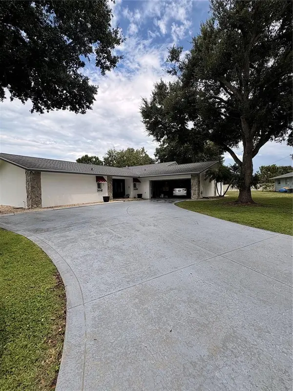 1936 ROLLING GREEN CIR, Sarasota, FL 34240