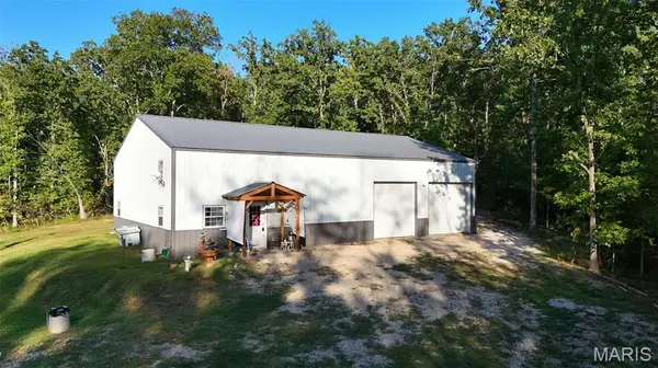 129 Shamrock LN, Bourbon, MO 65441