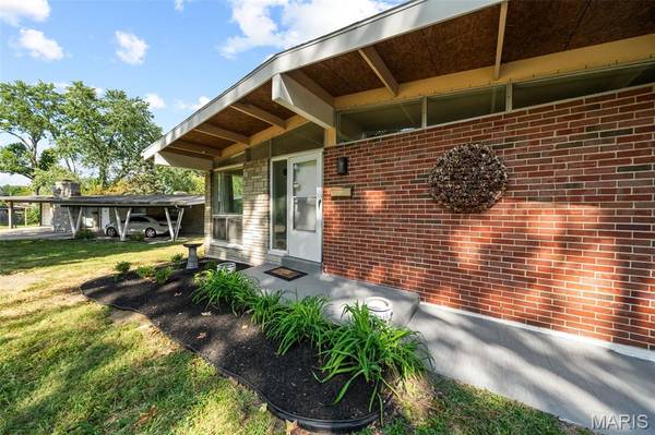 7206 Berkridge DR, Hazelwood, MO 63042