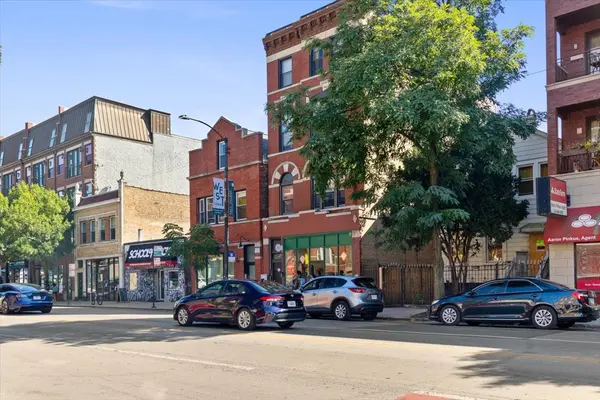 1921 W Chicago AVE, Chicago, IL 60622