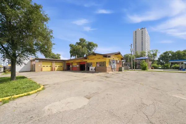 105 N Pulaski RD, Chicago, IL 60624
