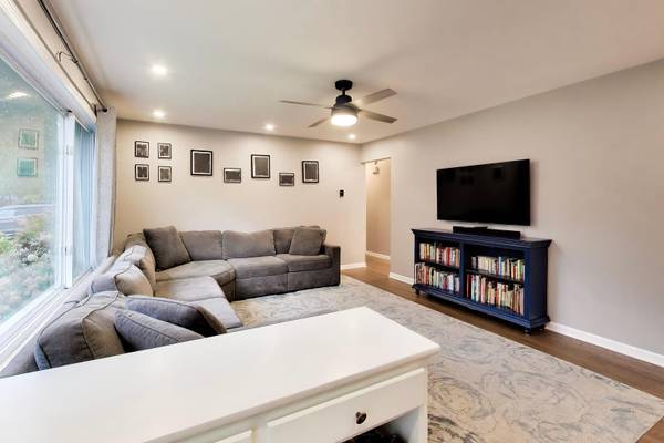 249 W Daniels RD, Palatine, IL 60067